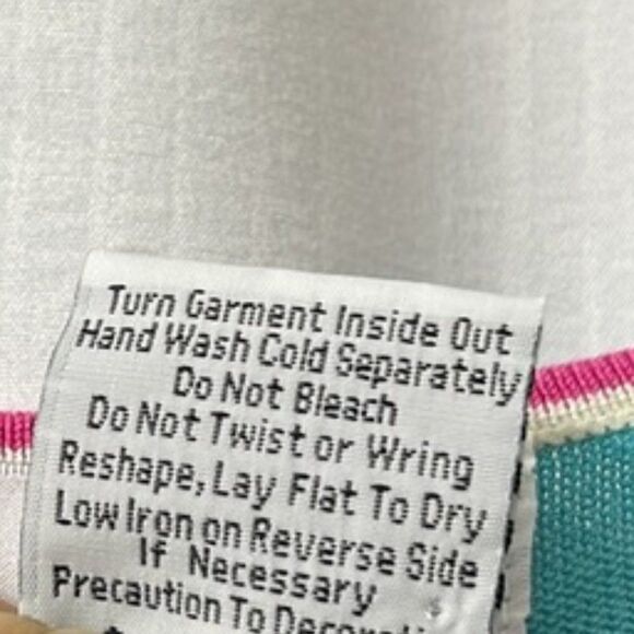 Quacker Factory Blue with Embroidered Pink Daisies Sleeveless Shell MUST BUNDLE - Picture 6 of 6